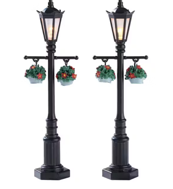 OLD ENGLISH LAMP POST